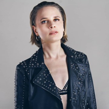 Renee Overbeeke - Screenshot and Social Media Collection in luminize_1981496776629999843_1507086048.jpg - hidden celebrity photo